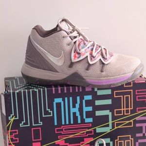 Kids Kyrie’s size 2.5 they are in good condition.